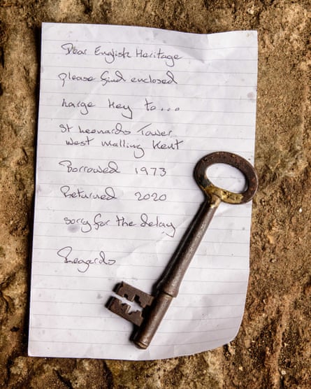 The note and key