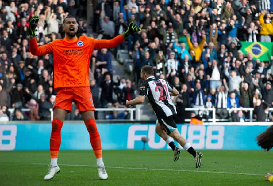 Fabian Schär uses his head to sink Brighton and keep Newcastle run going |  Premier League | The Guardian