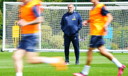Ange Postecoglou oversees a Tottenham training session.