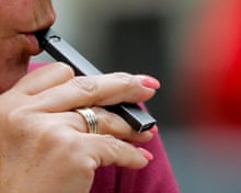 Juul to pull popular fruity e-cigarette flavors in bid to curb teen use | Vaping | The Guardian Juul to pull popular fruity e-cigarette flavors in bid to curb teen use | Vaping | The Guardian