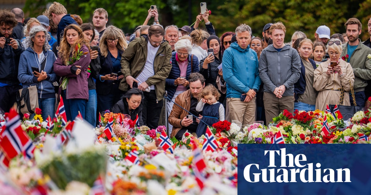 Norwegians pay tribute to 'grandfather figure' King Harald V