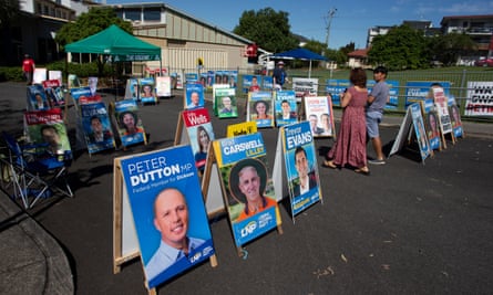 A busy pre-polling booth in the Queensland electorate of Lilley.