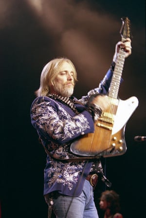 Tom Petty at Montage Mountain, in Scranton, Pennsylvania in June 2001