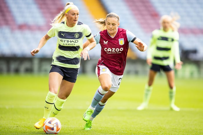 Aston Villa v Manchester City: Women’s Super League – live | Aston Villa Women 8 Chloe Kelly runs forward.