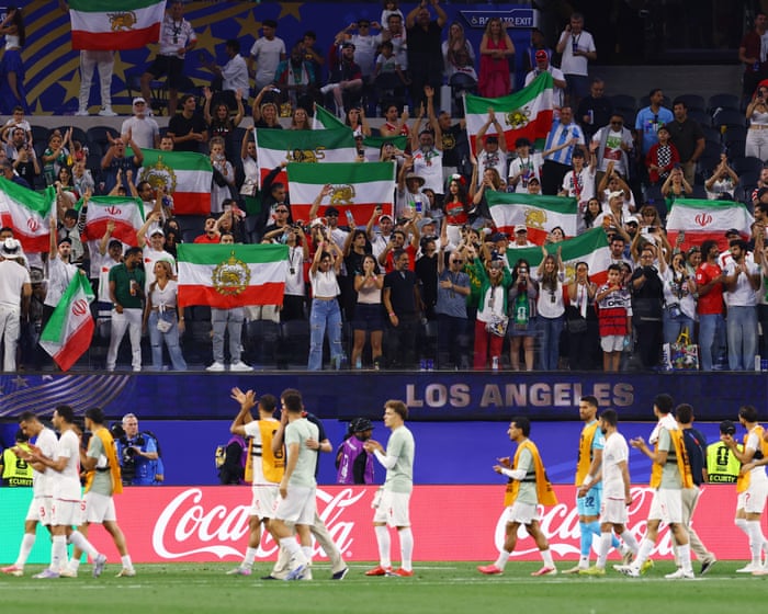 Irán supera sus divisiones durante 90 minutos, pero luego vuelven los mismos viejos problemas.
