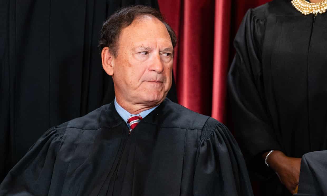 Alito claims leak of draft abortion ruling put justices at risk of assassination (theguardian.com)