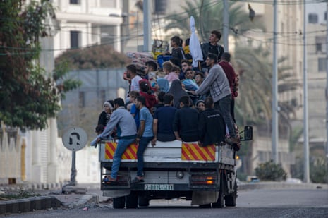 Residents evacuate from Gaza City and the northern Gaza Strip, 2 November 2023.