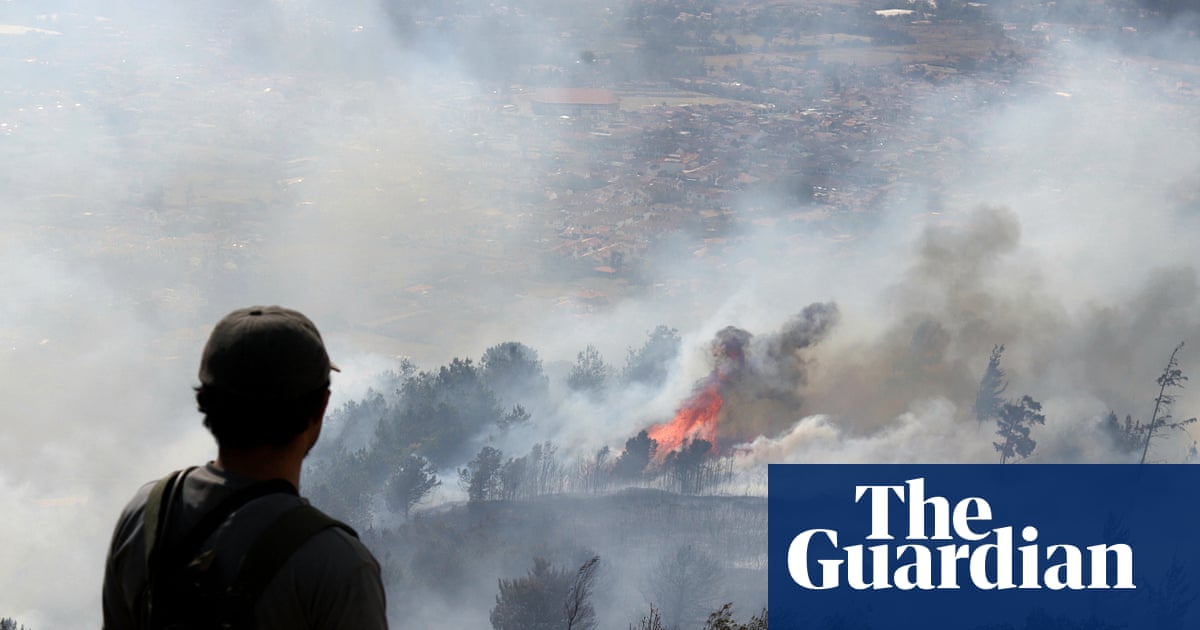 Colombia declares public calamity as wildfire threatens popular tourist area