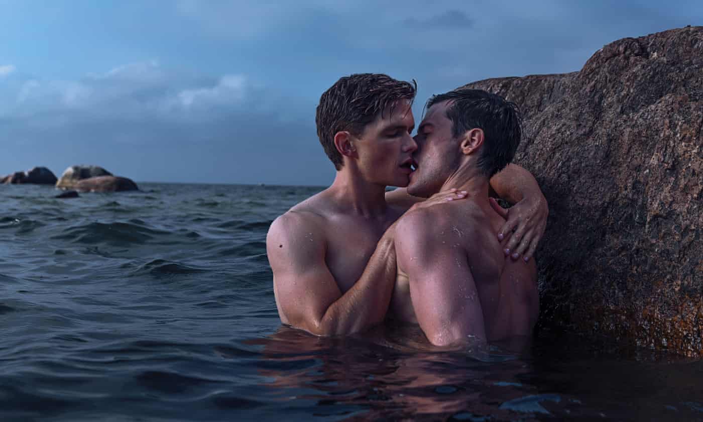 <div class=__reading__mode__extracted__imagecaption>Risking more than scandal … Tom Prior and Oleg Zagorodnii, who still works at his cafe in Kyiv.<br>Risking more than scandal … Tom Prior and Oleg Zagorodnii, who still works at his cafe in Kyiv.</div>