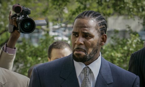 R Kelly at a previous trial in Chicago in May 2008. 