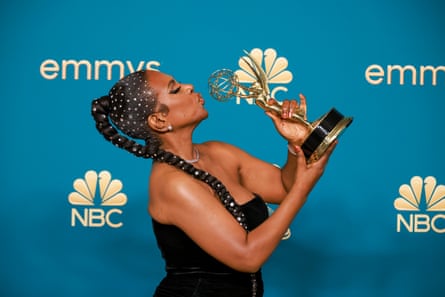 Sheryl Lee Ralph kisses her Emmy award.