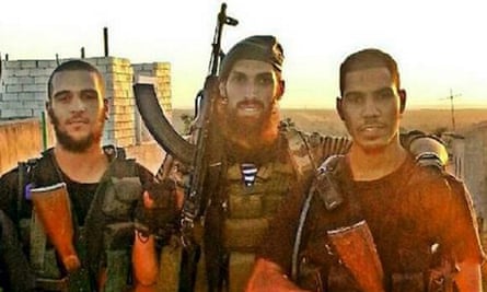 British jihadis Mohammed el-Araj and Choukri Ellekhlifi with their Dutch trainer, fighting for Islamic State in Syria, 2013