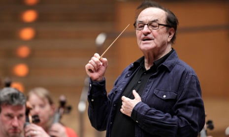 Charles Dutoit conducting the Royal Philharmonic Orchestra.
