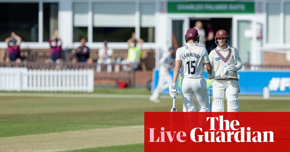 Somerset see off Leics, Surrey sunk by Middlesex: county cricket – as it happened