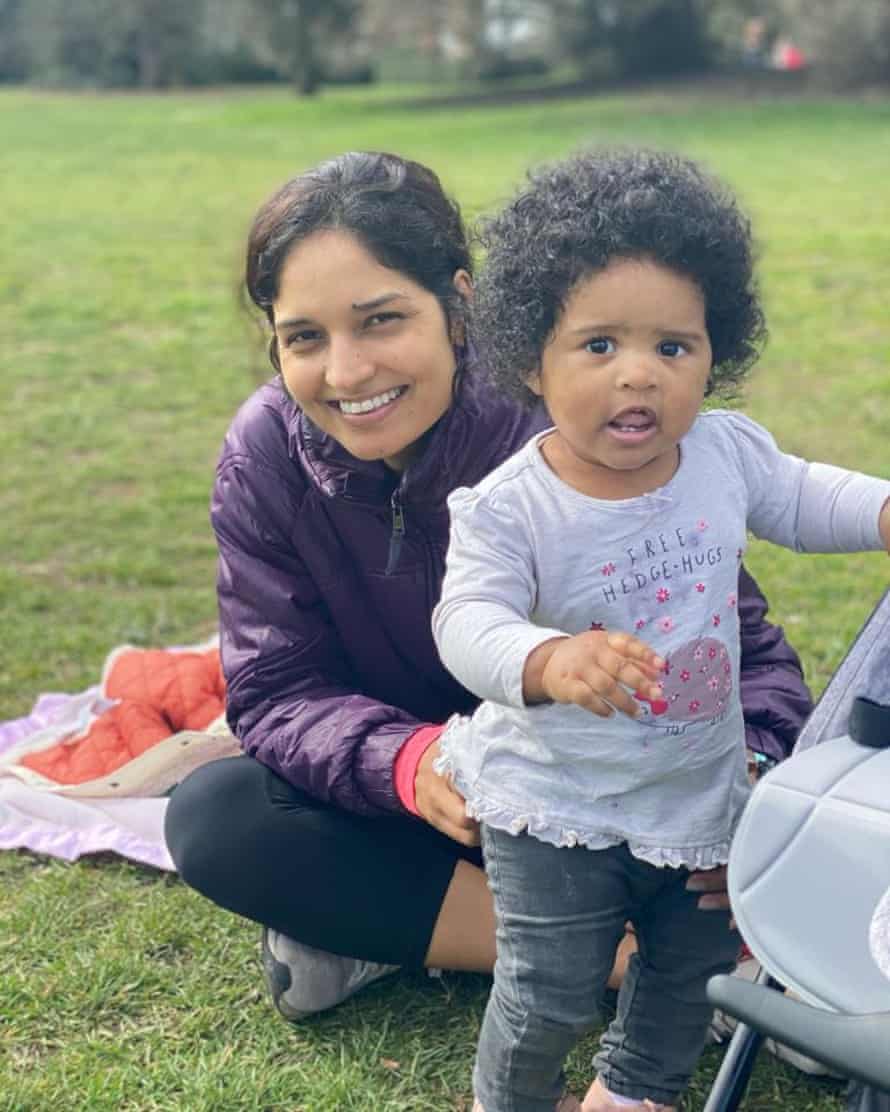 Simone Bengochea and her daughter Alba.