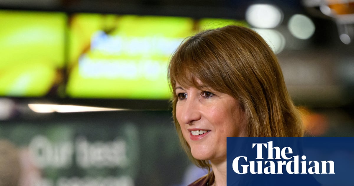 Chancellor meets UK supermarket bosses to discuss cost of living