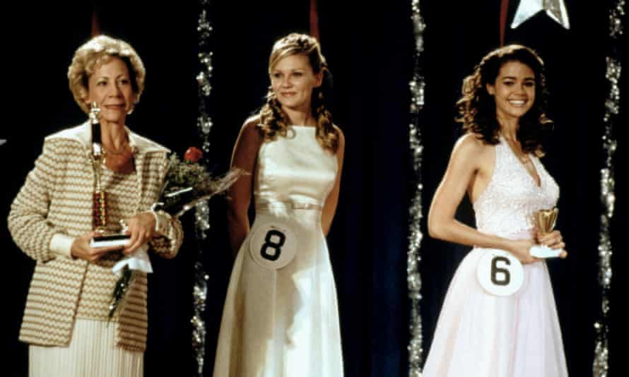 Mindy Sterling, Kirsten Dunst and Denise Richards in Drop Dead Gorgeous.
