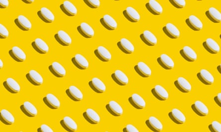 Illustration of white pills on a yellow background