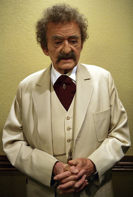 Hal Holbrook in his one-man performance of Mark Twain Tonight! in 2007.