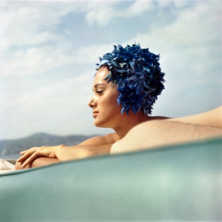 Jacques Henri Lartigue image of a woman in a bathing cap