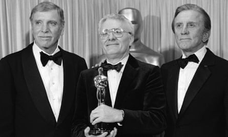 Shaffer with actors Burt Lancaster, left, and Kirk Douglas, right. The playwright had won best adapted screenplay at the 1985 Oscars.