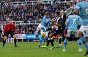 Kevin De Bruyne scores Manchester City’s second goal at Newcastle.