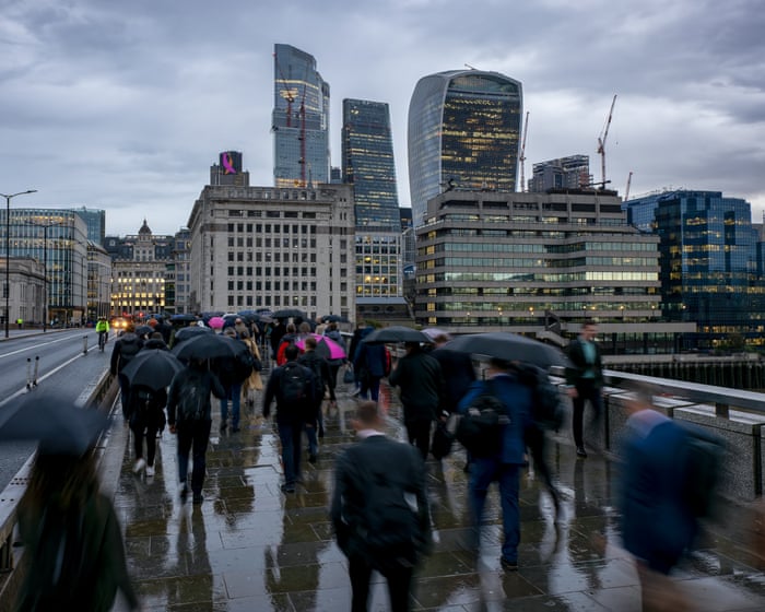 UK long-term borrowing costs hit fresh 27-year high amid global bond sell-off – business live