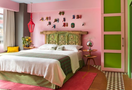 Acid-green notes: the main bedroom.
