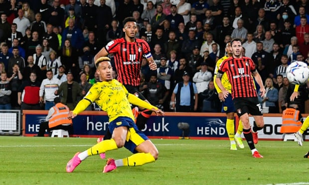 Callum Robinson meets Alex Mowatt’s cross to level and earn West Brom a 2-2 draw at Bournemouth