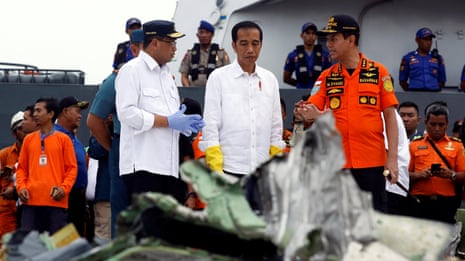 Lion Air crash: divers continue to search sea for bodies and plane – video report