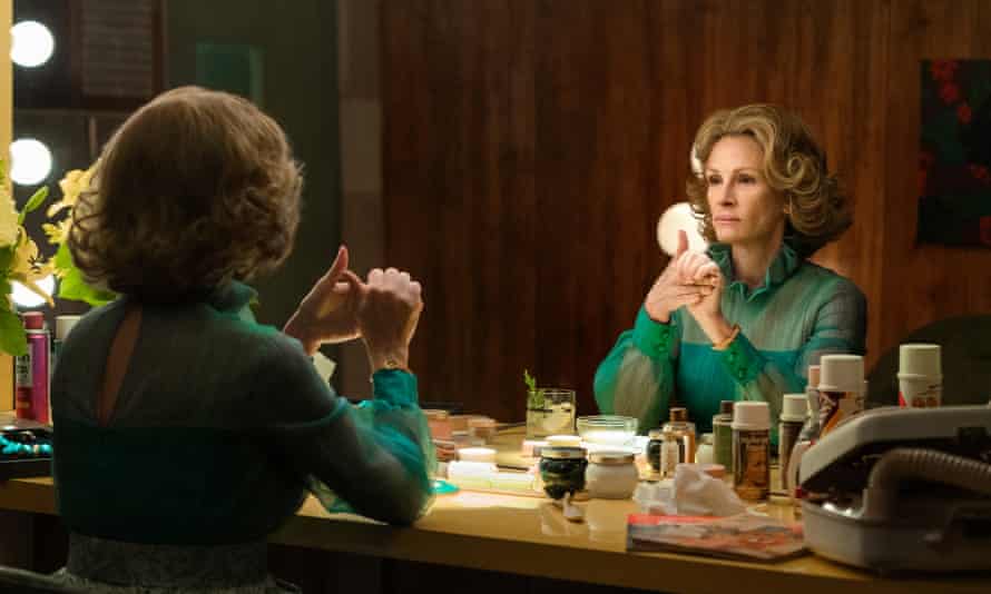 Julia Roberts as Martha Mitchell in Gaslit.