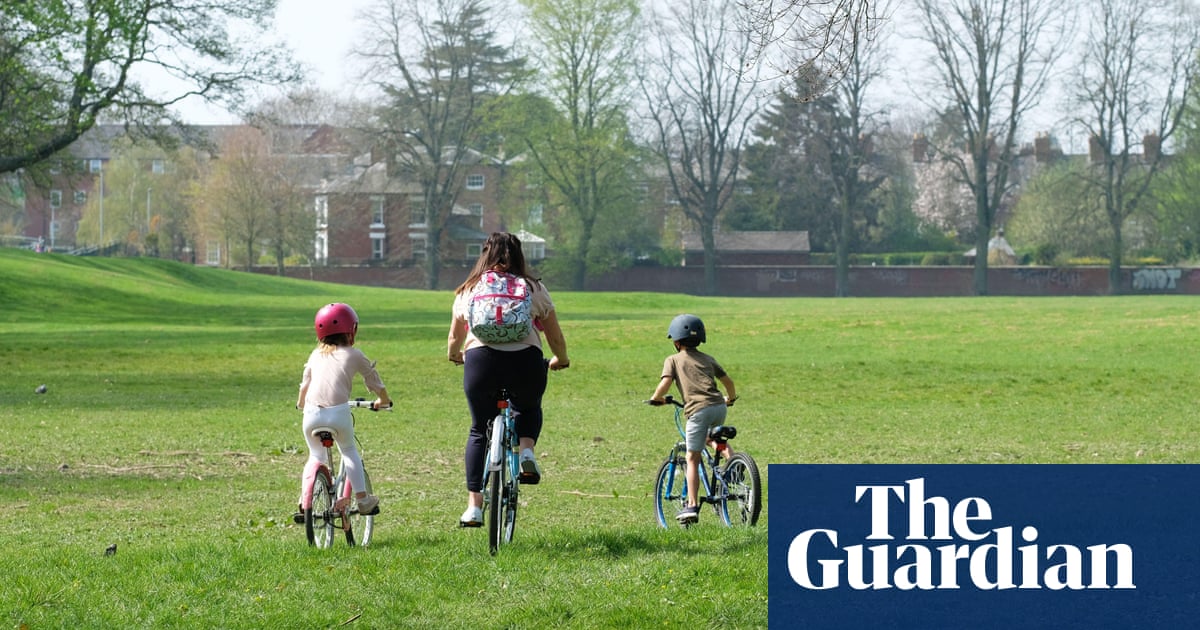 England’s poor urban areas have fewest protected green spaces, analysis finds