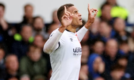 Luton gain first Premier League victory to pile more misery on Everton | Premier League 5 Carlton Morris celebrates after scoring Luton’s second goal at Goodison Park.
