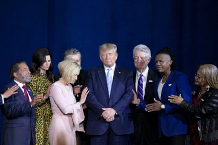 people praying