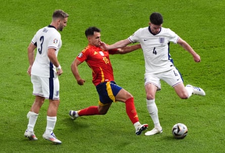 Martín Zubimendi in action against England in the Euro 2024 final.