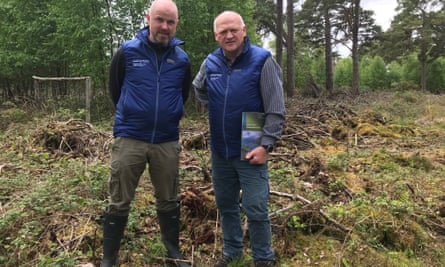 Éamonn Meskell (right) and Tim Cahalane of Ireland’s National Parks and Wildlife Service at Killarney national park