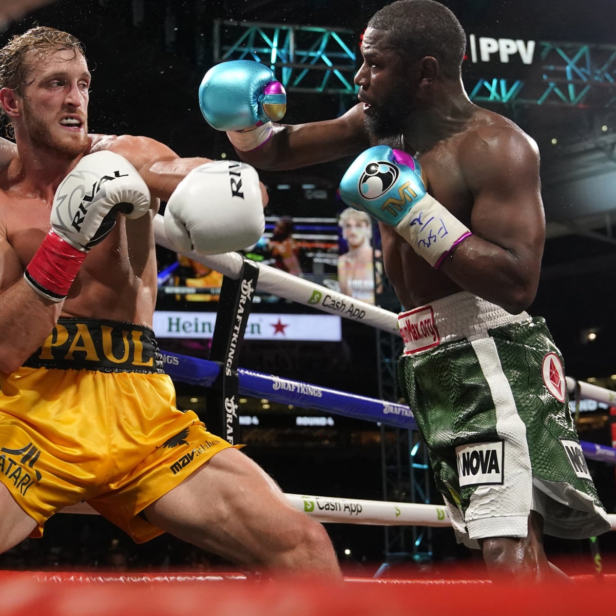 Logan Paul v Floyd Mayweather ends in boos as each fighter makes