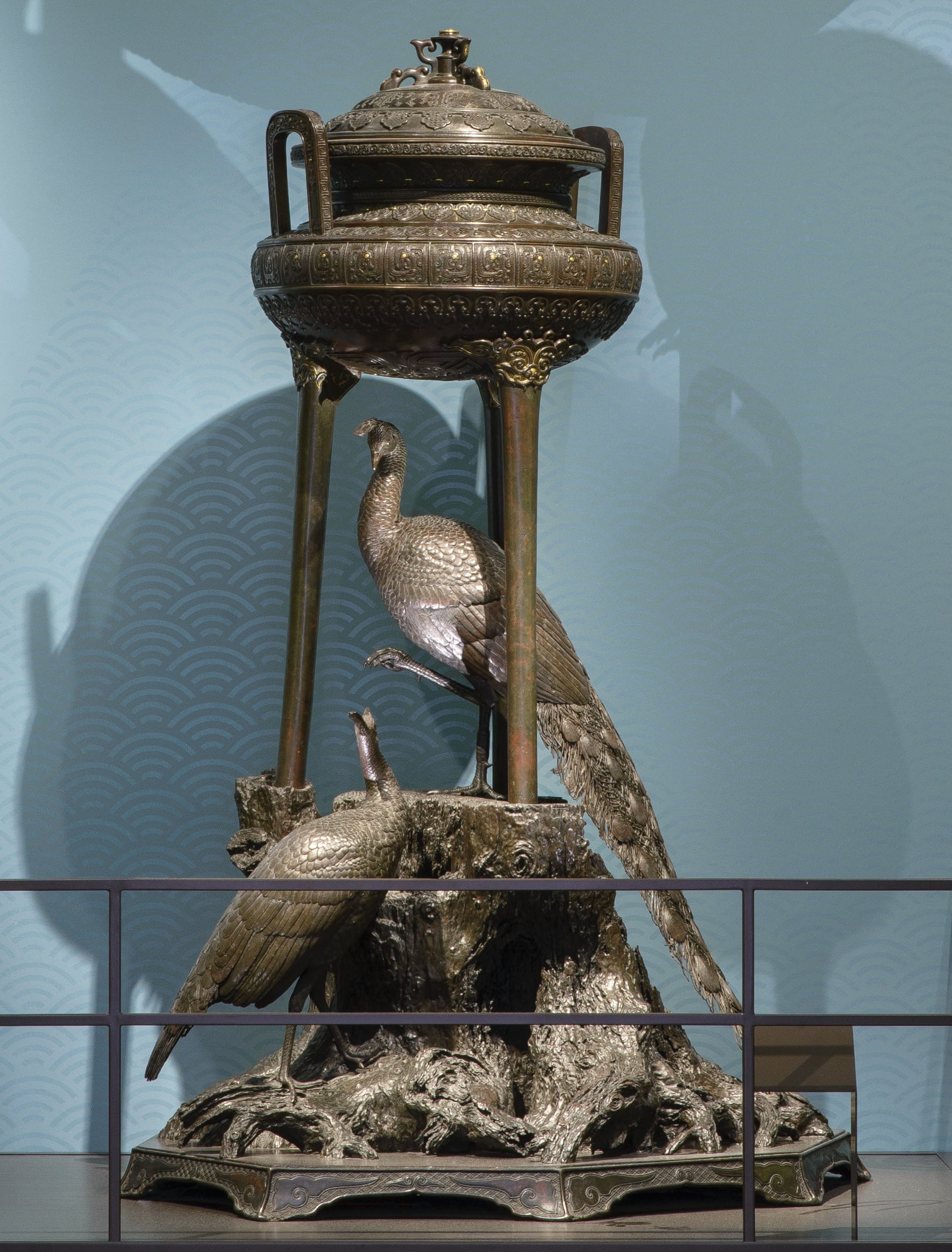 一尊铜制香炉,1877-78年展览于V&A。