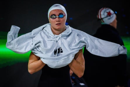Ariarne Titmus prepares to compete in the women's 400m freestyle heats during the Australian Swimming Trials