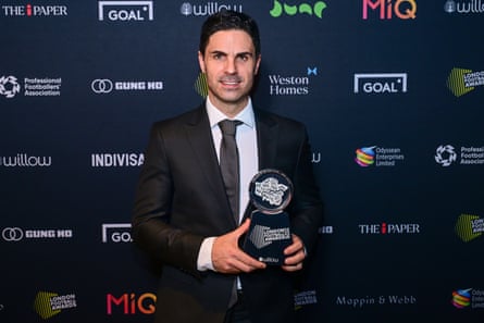 Mikel Arteta with his manager of the year trophy at the London Football Awards on 5 March