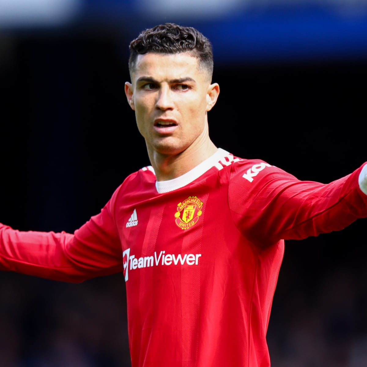 Ronaldo apologises after mobile phone incident following Man United loss