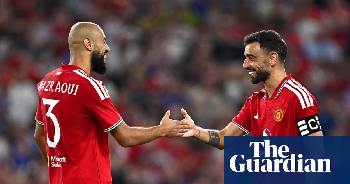 Manchester United enjoy trip to Dublin with penalty shootout win over Leeds