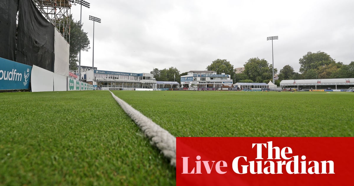 County cricket: Hampshire v Somerset, Essex v Surrey and more – live!