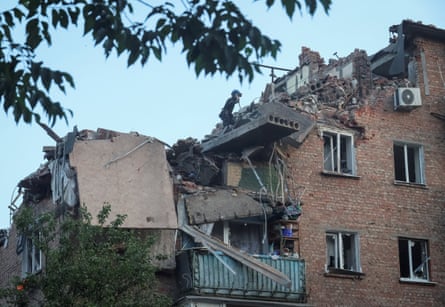 A building with its roof partly destroyed