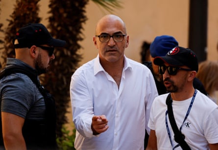 Yorgen Fenech pointing his finger at the photographer
