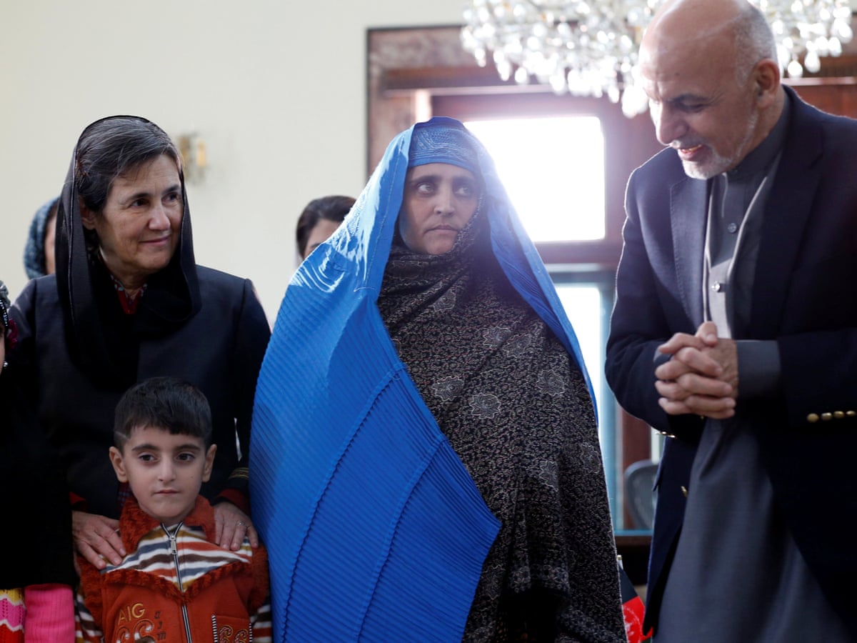 Sharbat E Unnab Ke Fayde Qué ha sido la niña afgana de la icónica portada de 'National