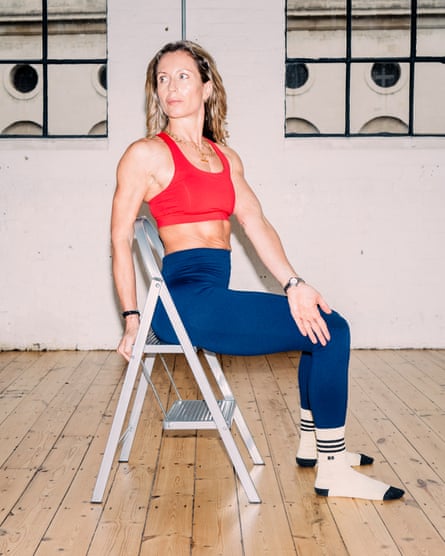 ‘Place the back of the left hand on the outside of the right knee, and the right hand on the back of the chair or stool.’