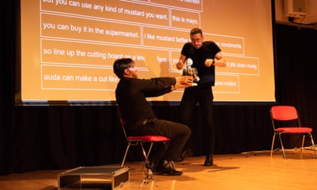 Ingombrante... Improvvisazione di intelligenza artificiale, di Improbotics
