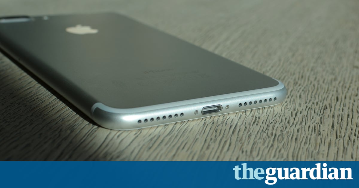 Apple looking into video of exploding iPhone 7 Plus
