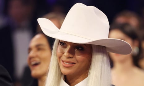 Beyonc becomes first Black woman to top US Hot 100 with country song | Beyonc | The Guardian Beyonc becomes first Black woman to top US Hot 100 with country song | Beyonc | The Guardian